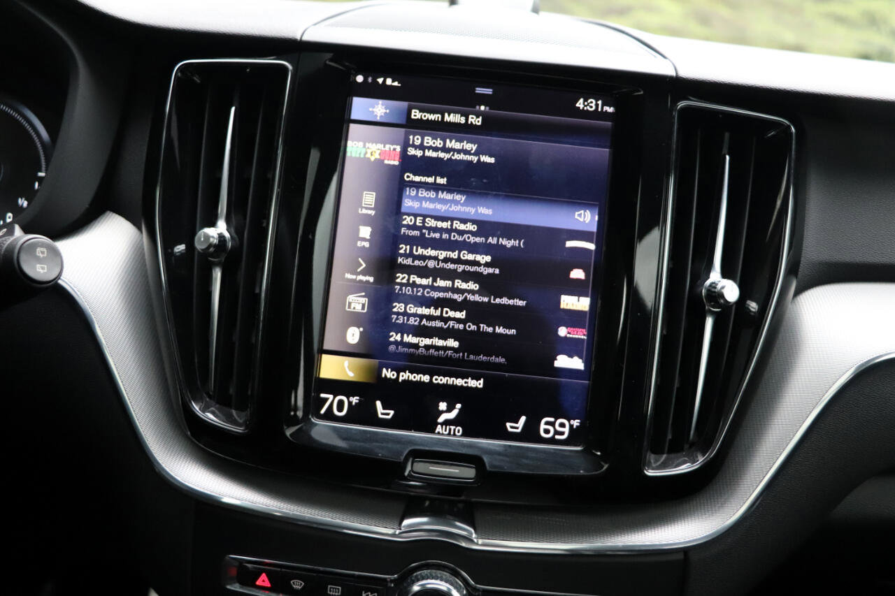 Used 2018 Volvo XC60 T8 R-Design w/ Convenience Package image 27