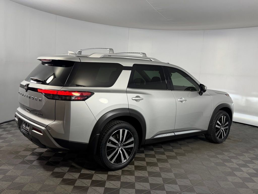 Used 2023 Nissan Pathfinder Platinum image 7