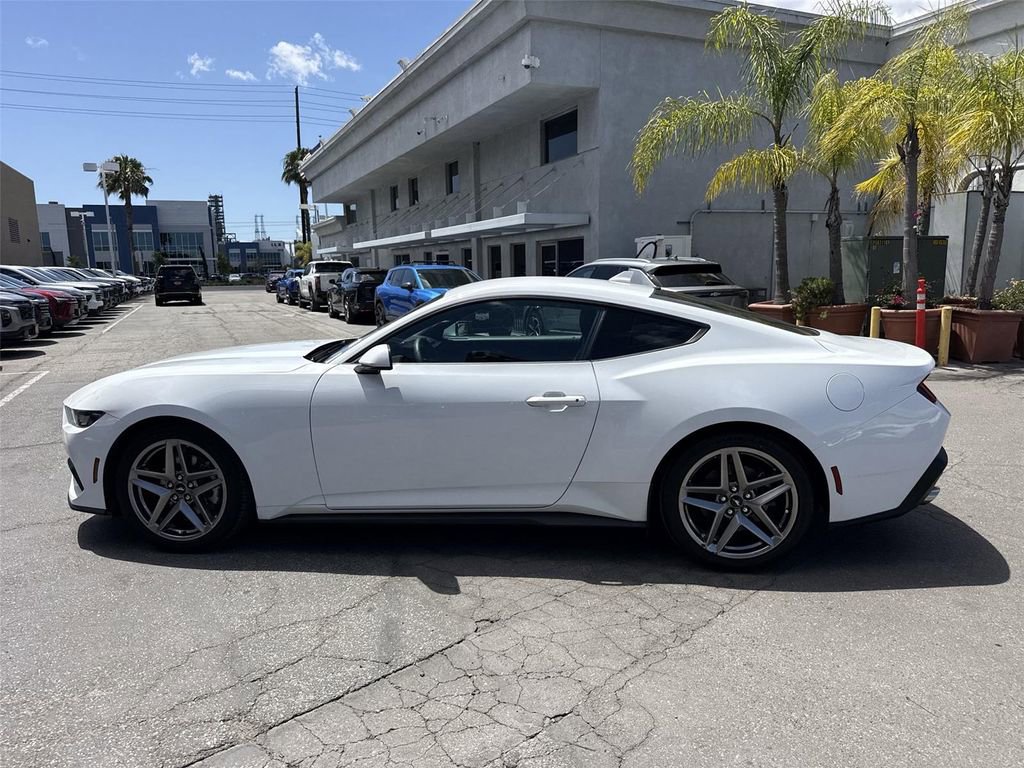 Used 2025 Ford Mustang Coupe RWD image 6