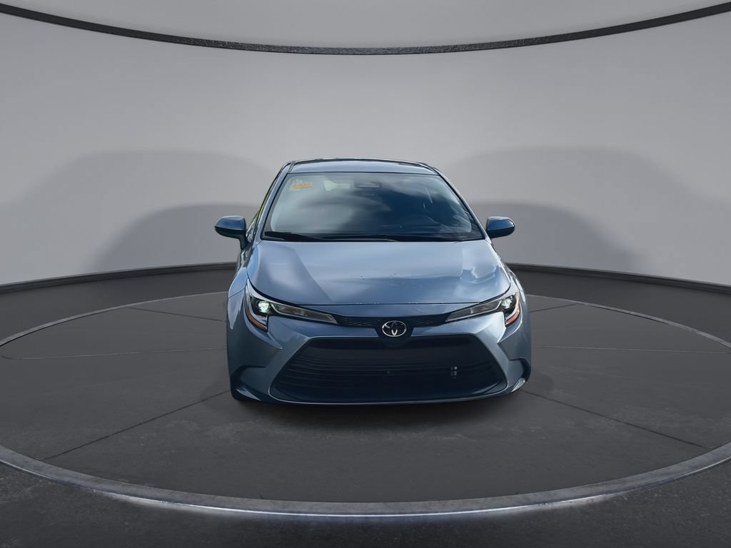 Used 2023 Toyota Corolla LE FWD image 3