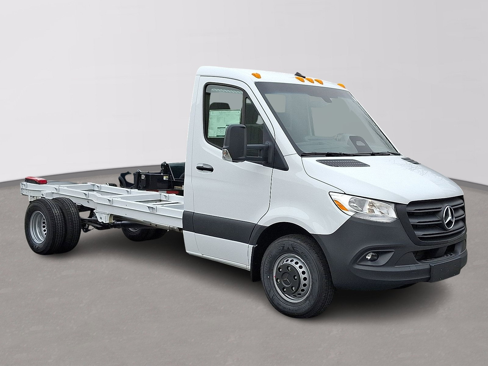 New 2025 Mercedes-Benz Sprinter 4500 image 3
