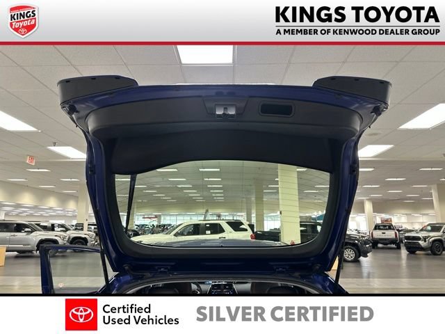 Certified 2017 Toyota Prius Four FWD image 22