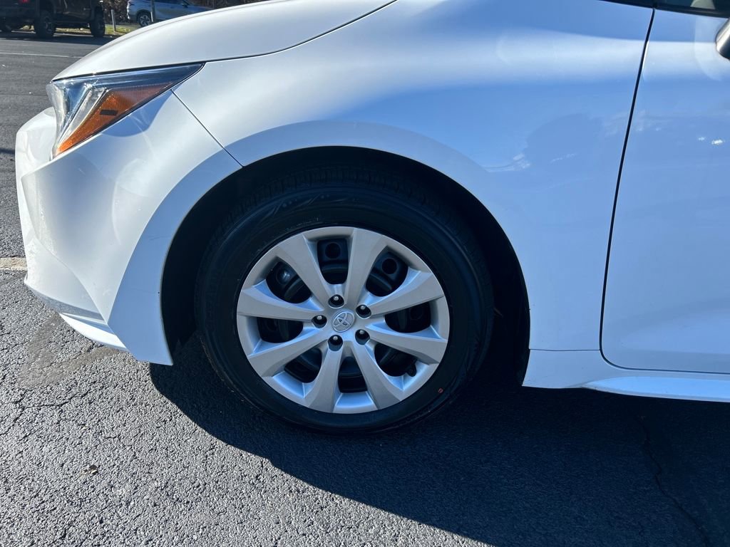 Certified 2024 Toyota Corolla LE image 27