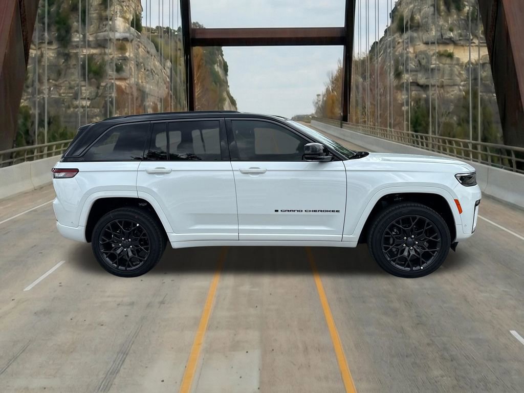 New 2026 Jeep Grand Cherokee Summit w/ Obsidian Package AWD/4WD image 11