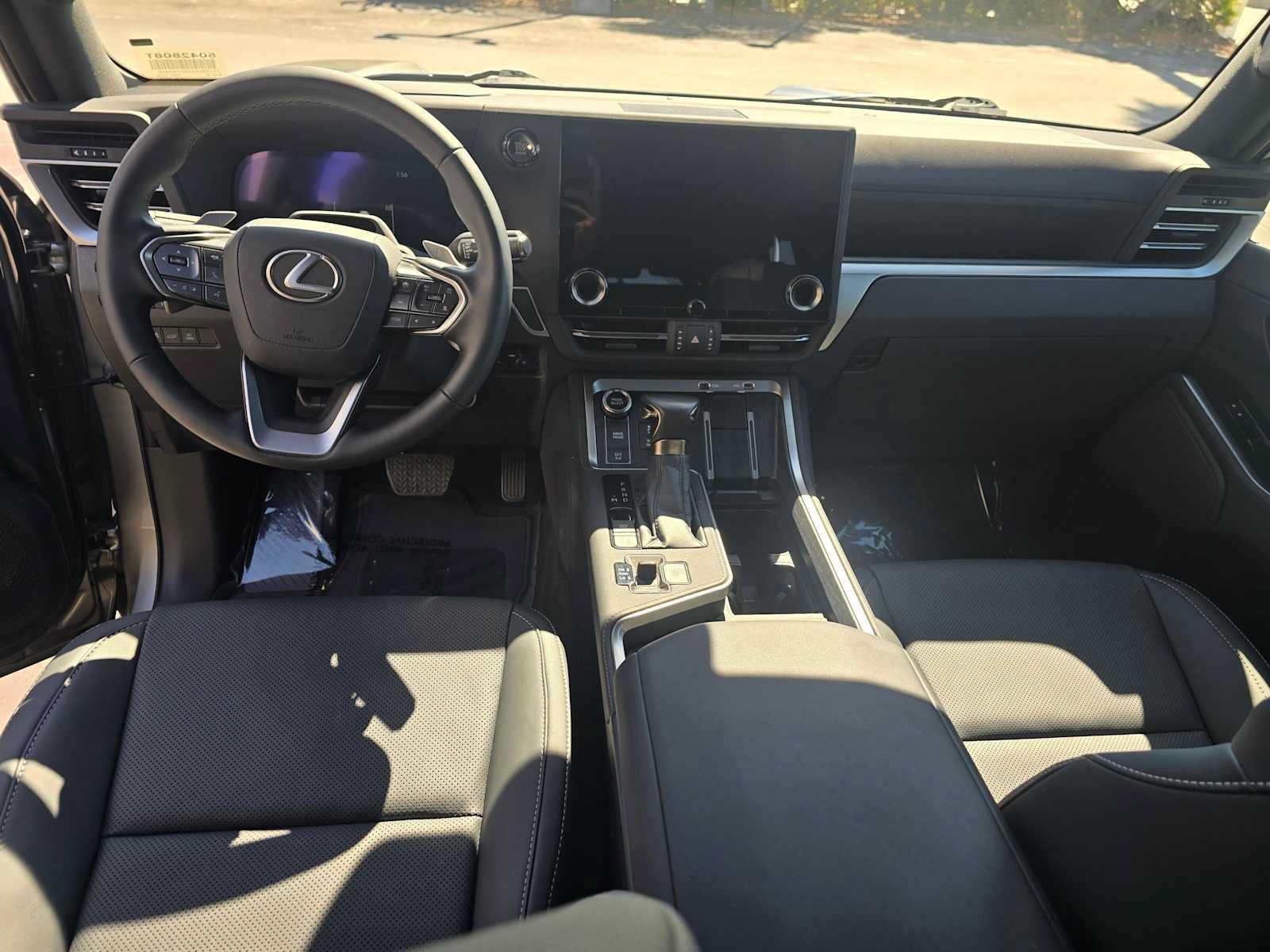 Used 2025 Lexus GX 550 w/ Cold Area Package AWD/4WD image 19