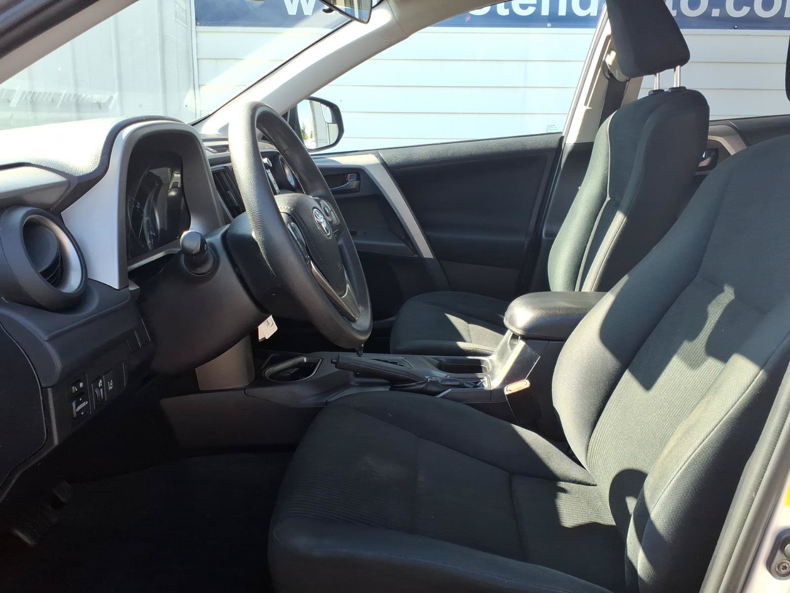 Used 2017 Toyota RAV4 LE FWD image 7