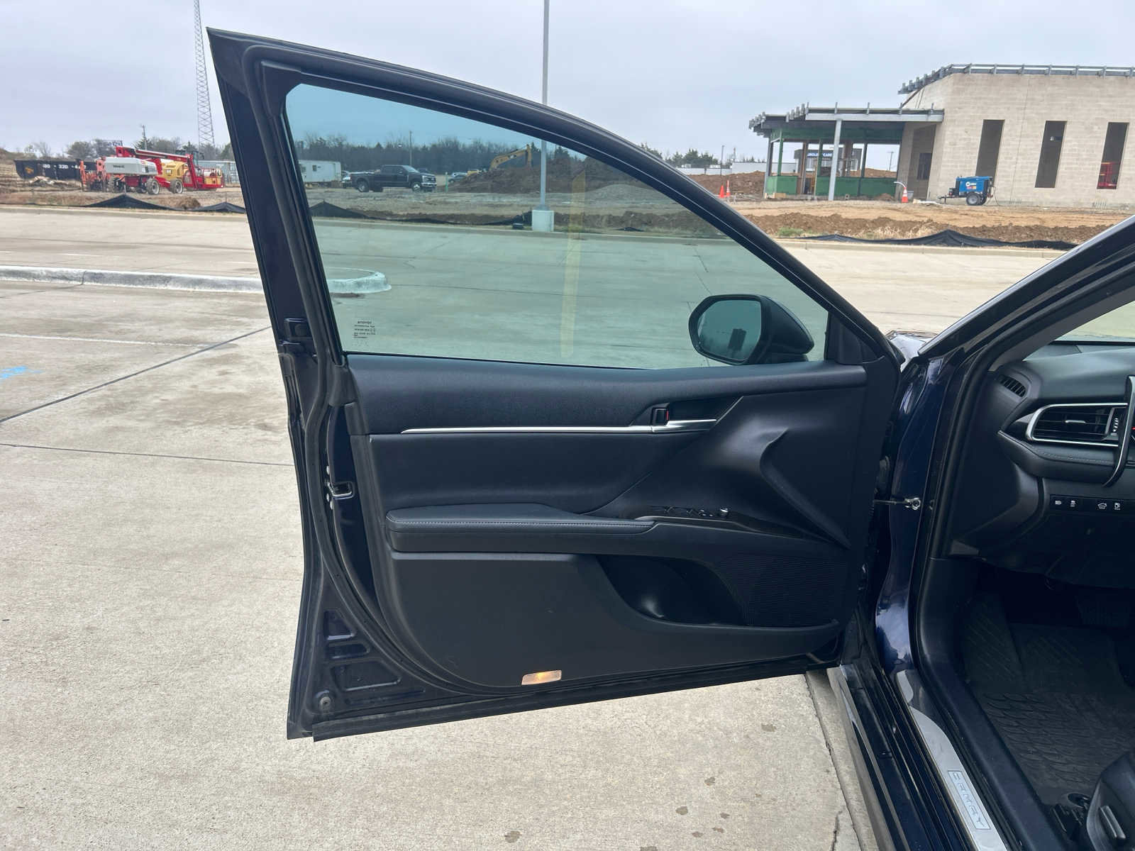 Used 2022 Toyota Camry XSE image 10