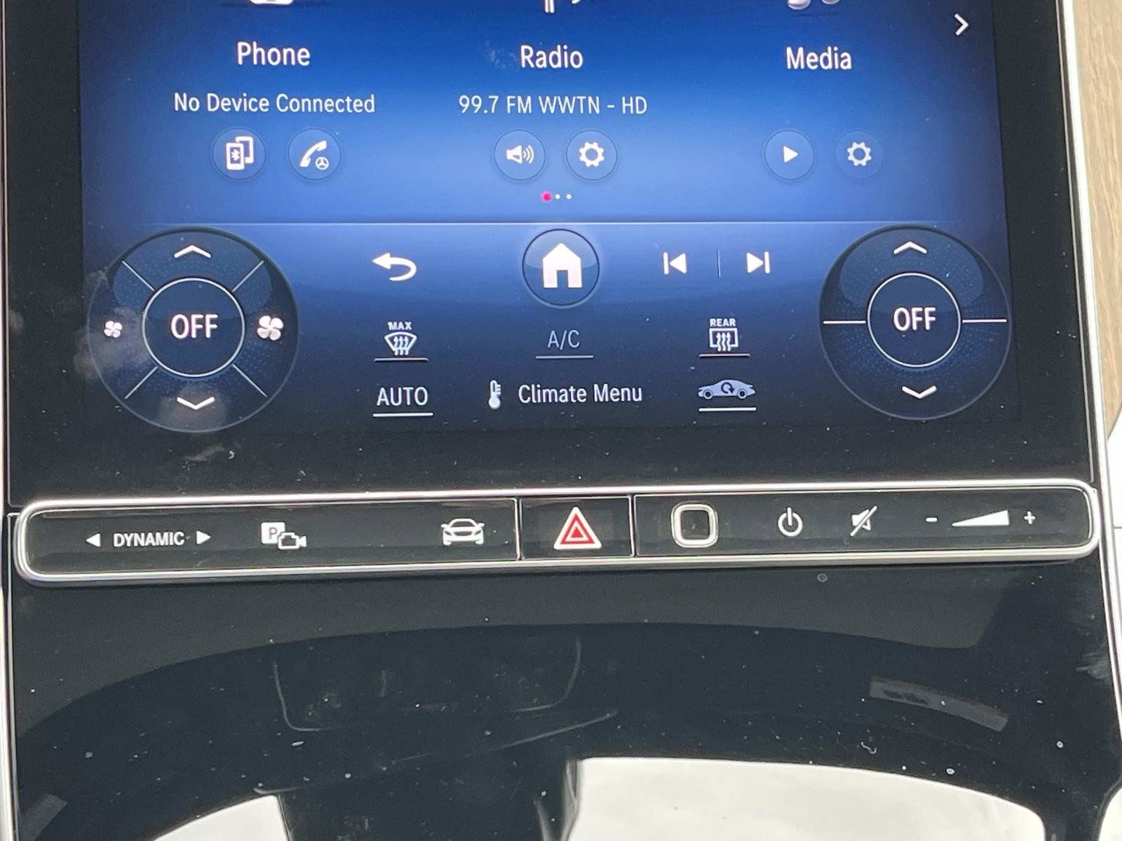 Certified 2024 Mercedes-Benz GLC 300 image 28