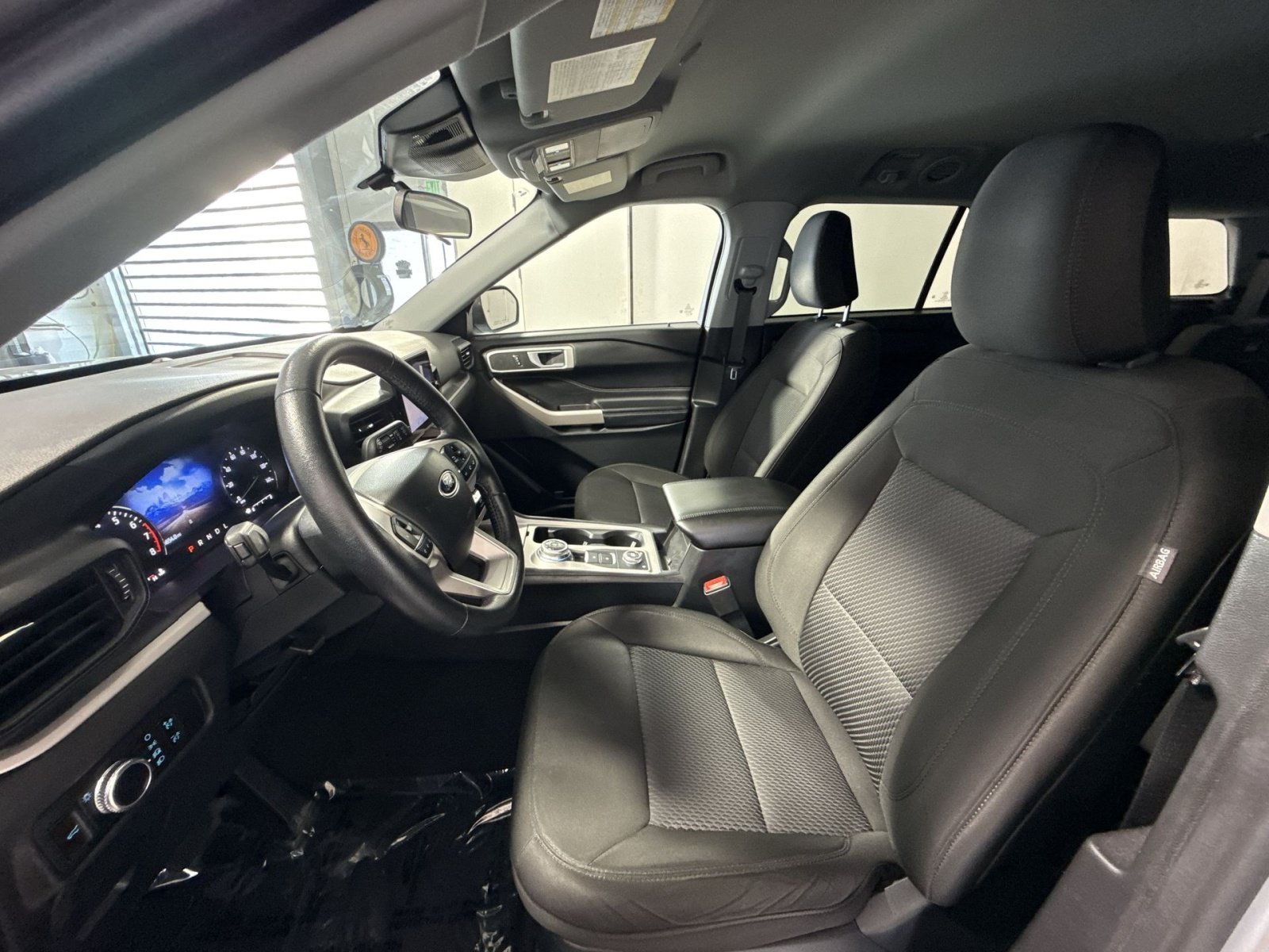 Used 2023 Ford Explorer XLT w/ Class IV Trailer Tow Package AWD/4WD image 14