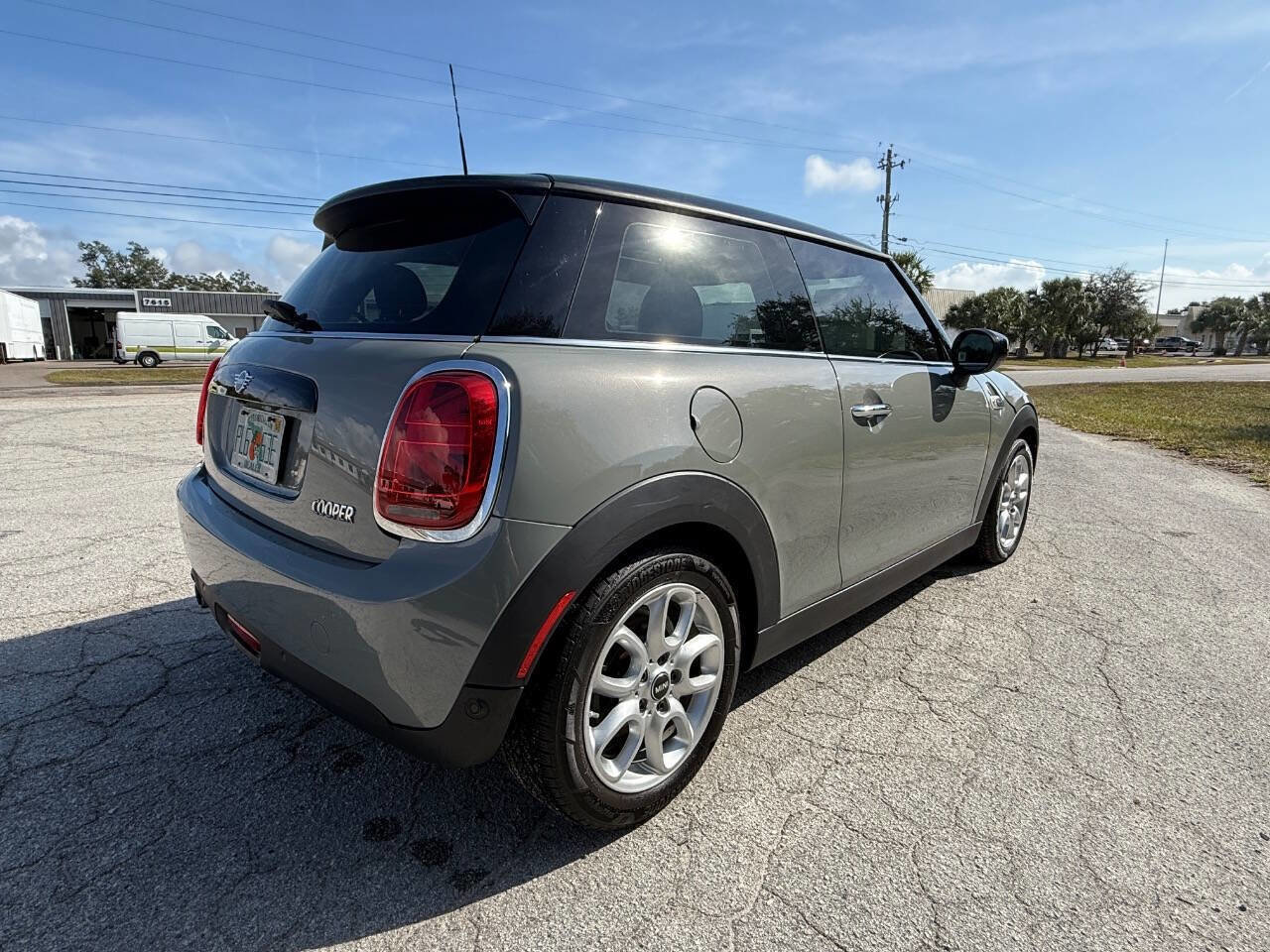 Used 2020 MINI Cooper 2-Door Hardtop image 9