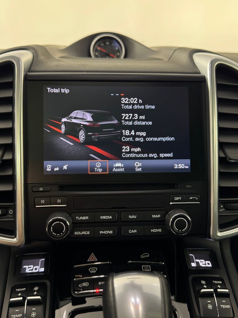 Used 2018 Porsche Cayenne AWD/4WD image 16