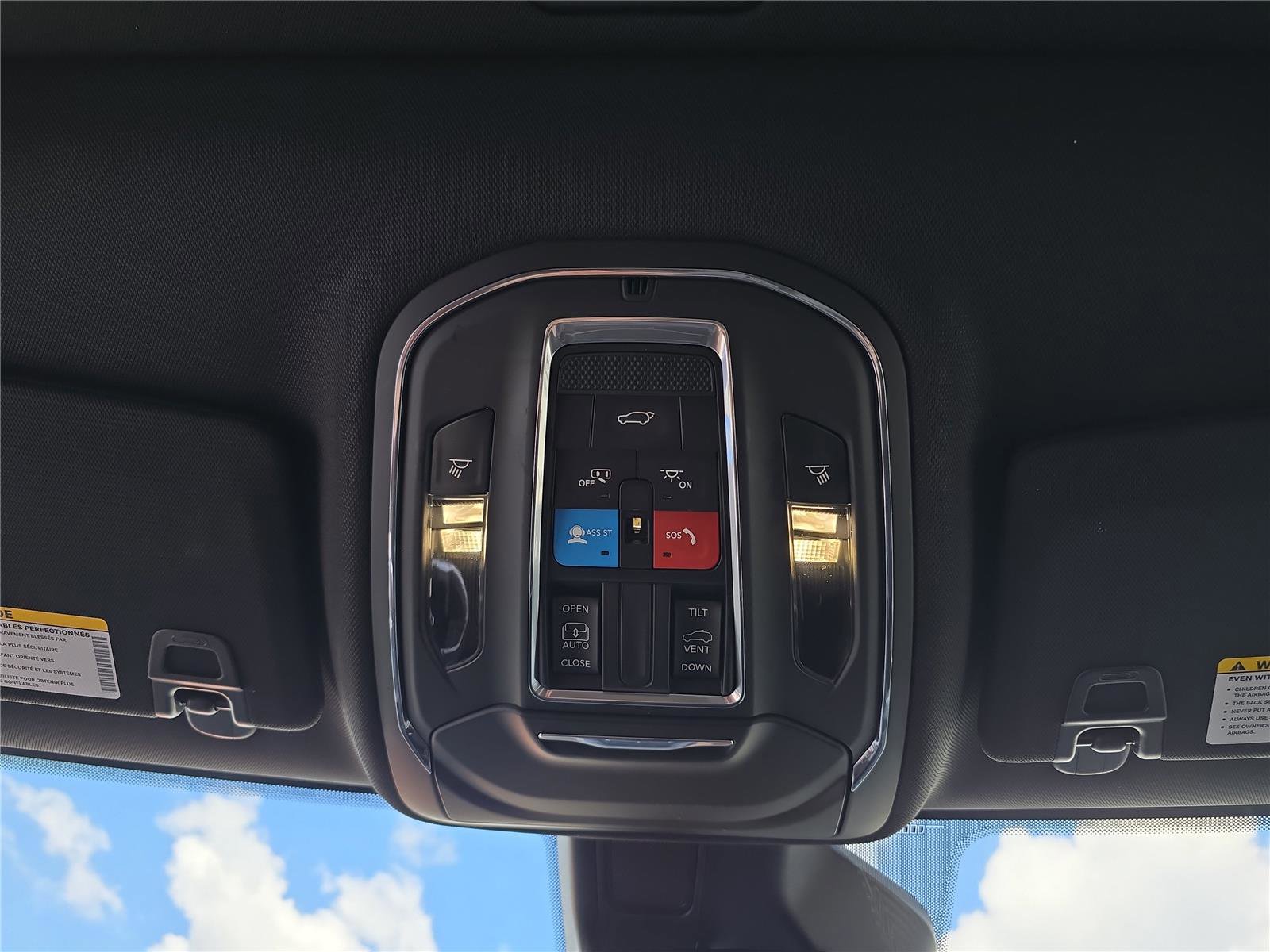 Used 2023 Jeep Grand Cherokee Altitude image 22