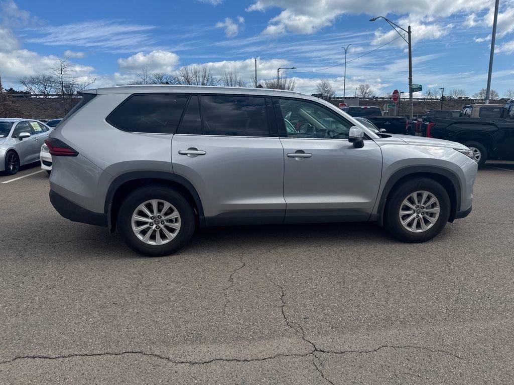 Used 2026 Toyota Grand Highlander XLE image 11
