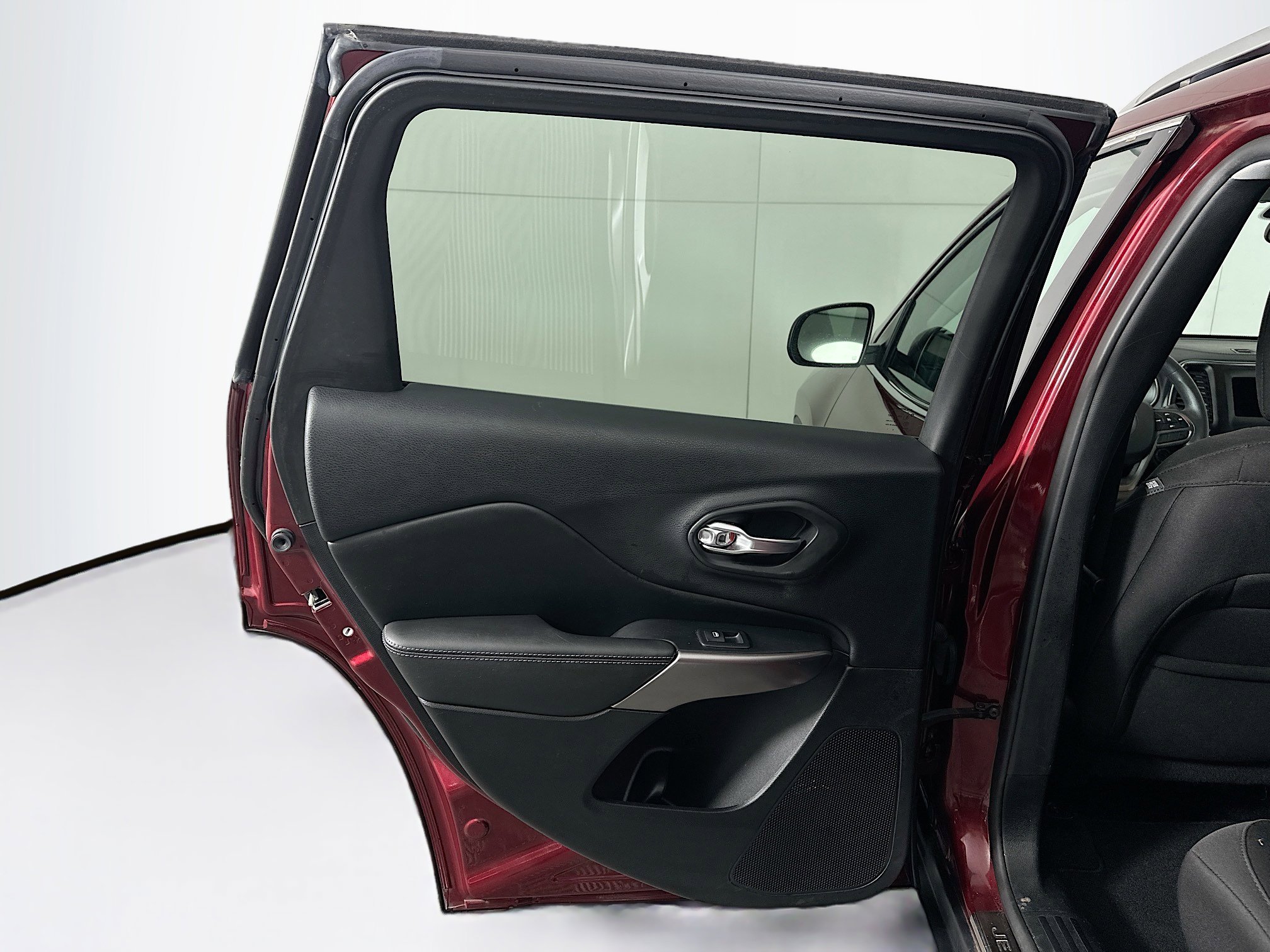 Used 2019 Jeep Cherokee Latitude w/ Popular Appearance Group image 24