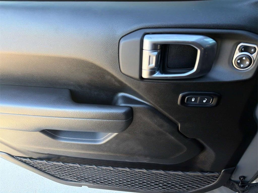 Used 2023 Jeep Wrangler Unlimited Sport image 9