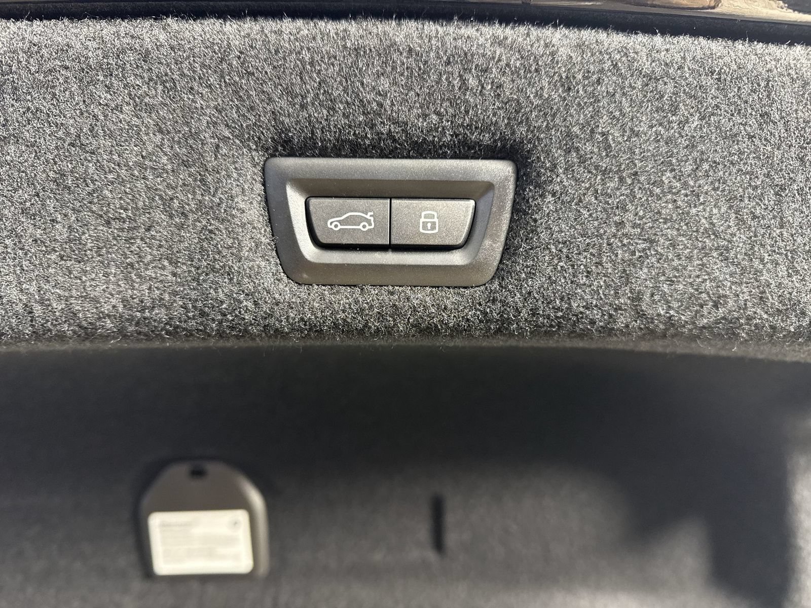 Used 2023 BMW i7 xDrive60 AWD/4WD image 33