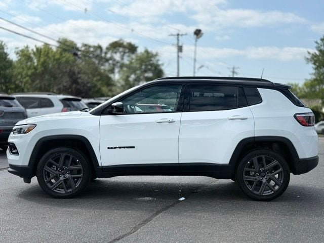 New 2025 Jeep Compass Limited w/ Sun & Sound Group AWD/4WD image 3