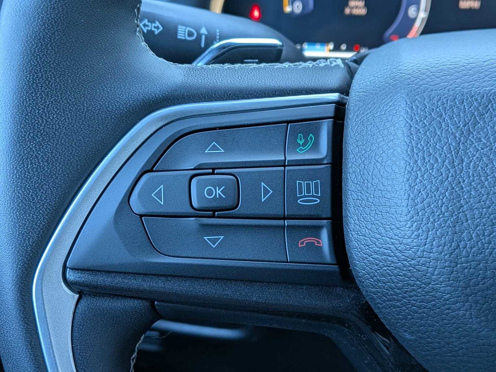 Used 2023 Jeep Grand Cherokee Altitude image 21