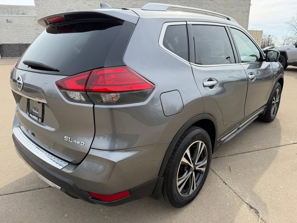 Used 2017 Nissan Rogue SL w/ SL Premium Package image 5