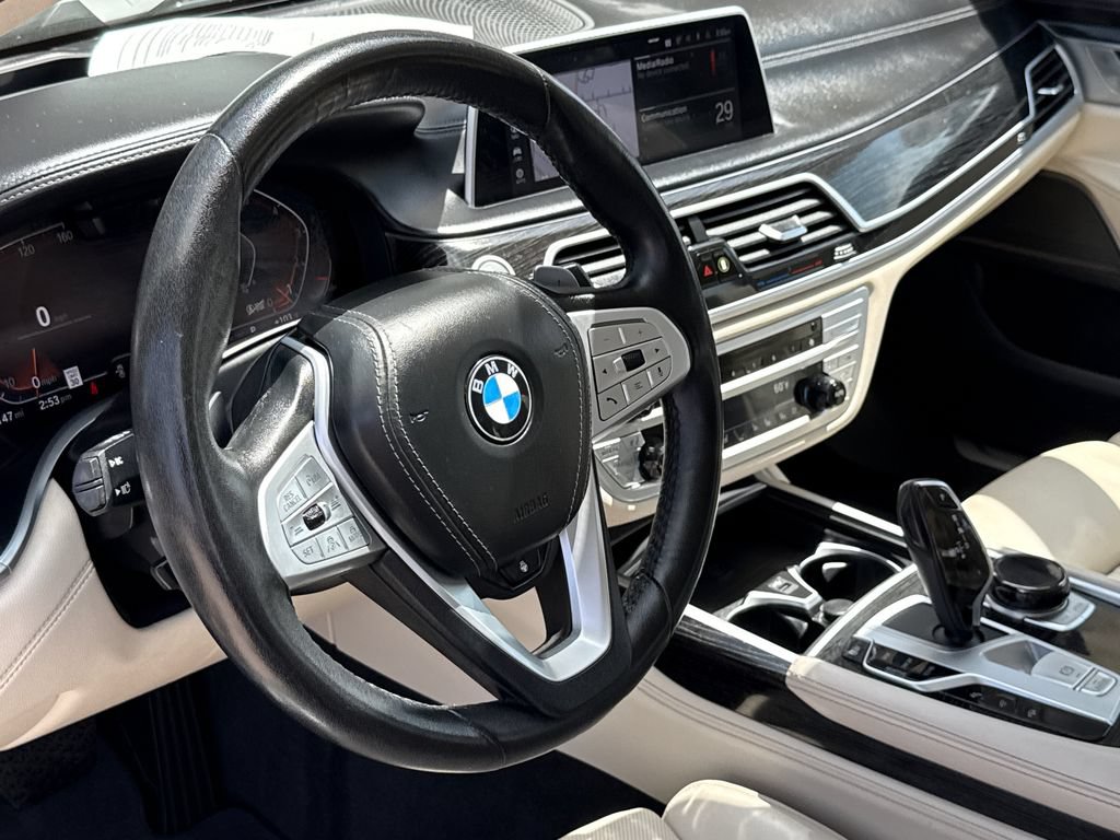 Used 2022 BMW 750Li xDrive AWD/4WD image 20