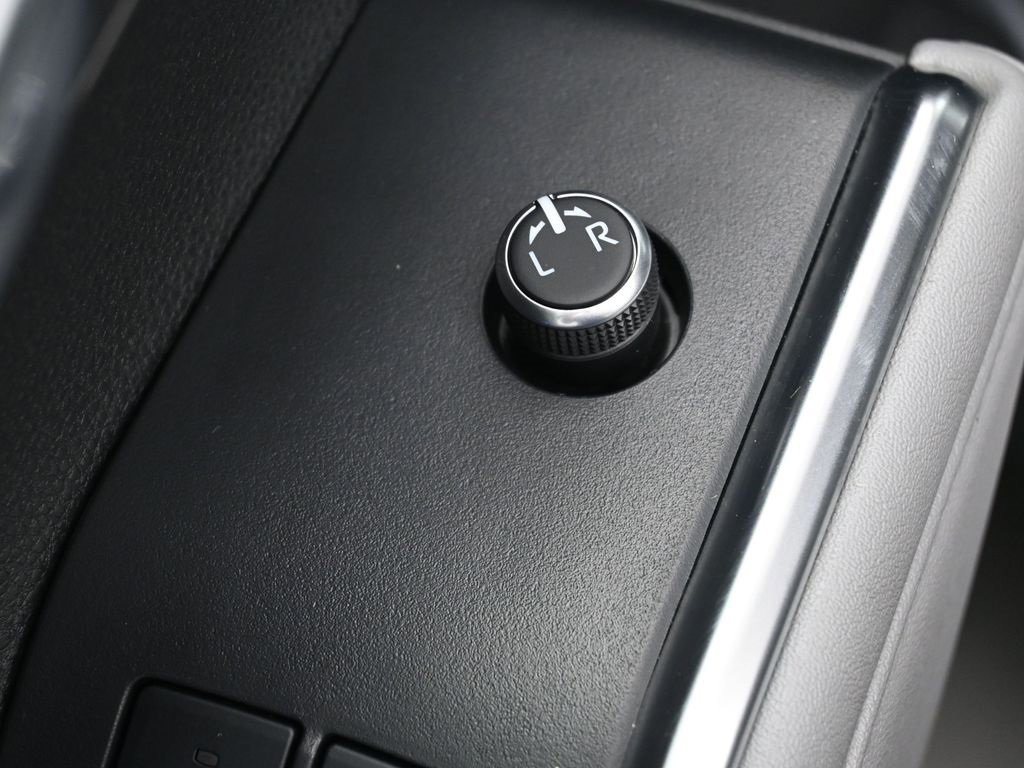 Used 2022 Toyota Highlander Limited image 12