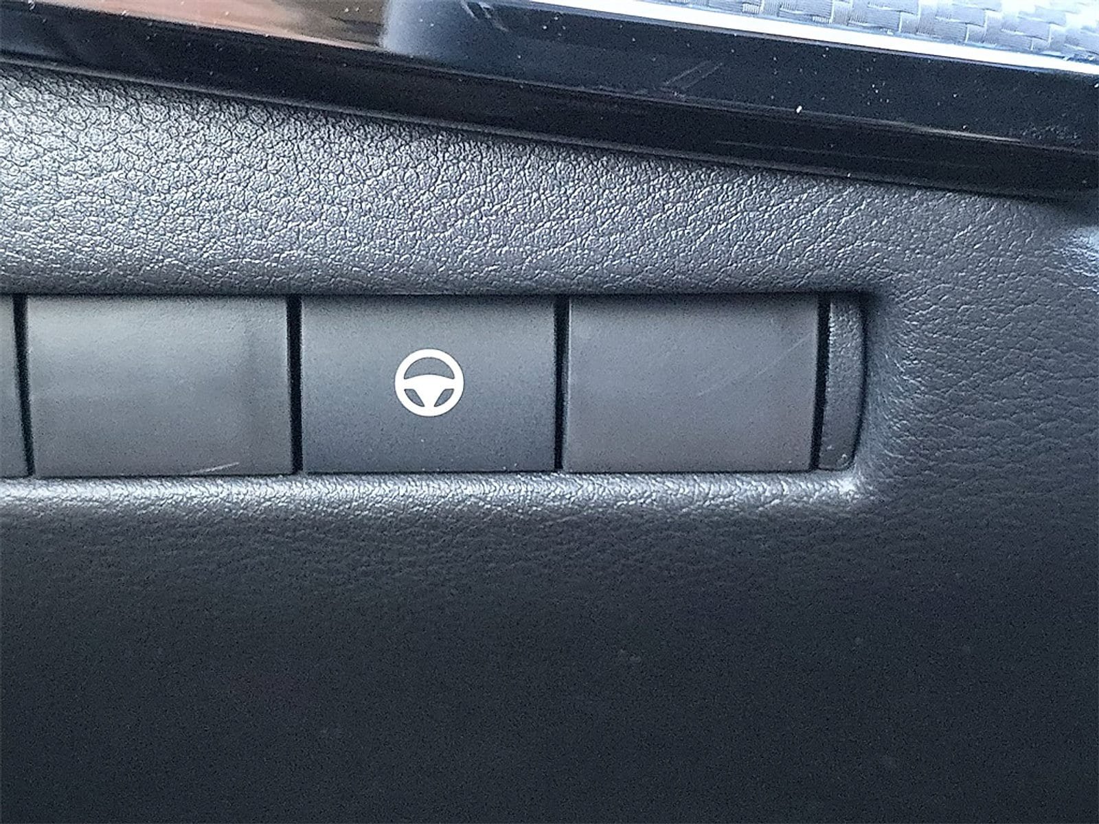 New 2026 Nissan Kicks SR AWD/4WD image 20