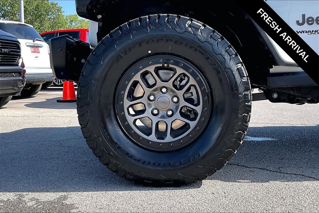 Used 2022 Jeep Wrangler Unlimited Rubicon w/ Xtreme Recon 35" Tire Package AWD/4WD image 31