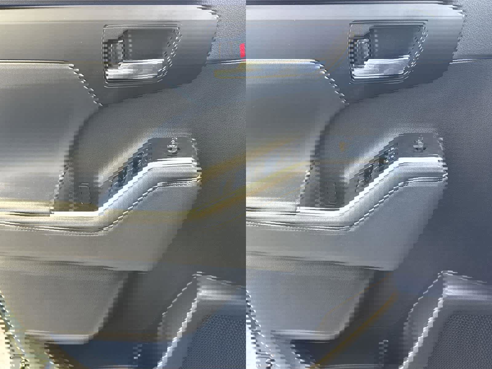 Used 2023 Toyota Highlander XLE image 23