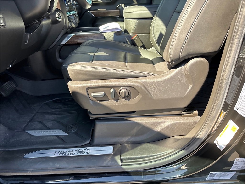 Certified 2022 Chevrolet Silverado 2500 High Country w/ Safety Package II image 23