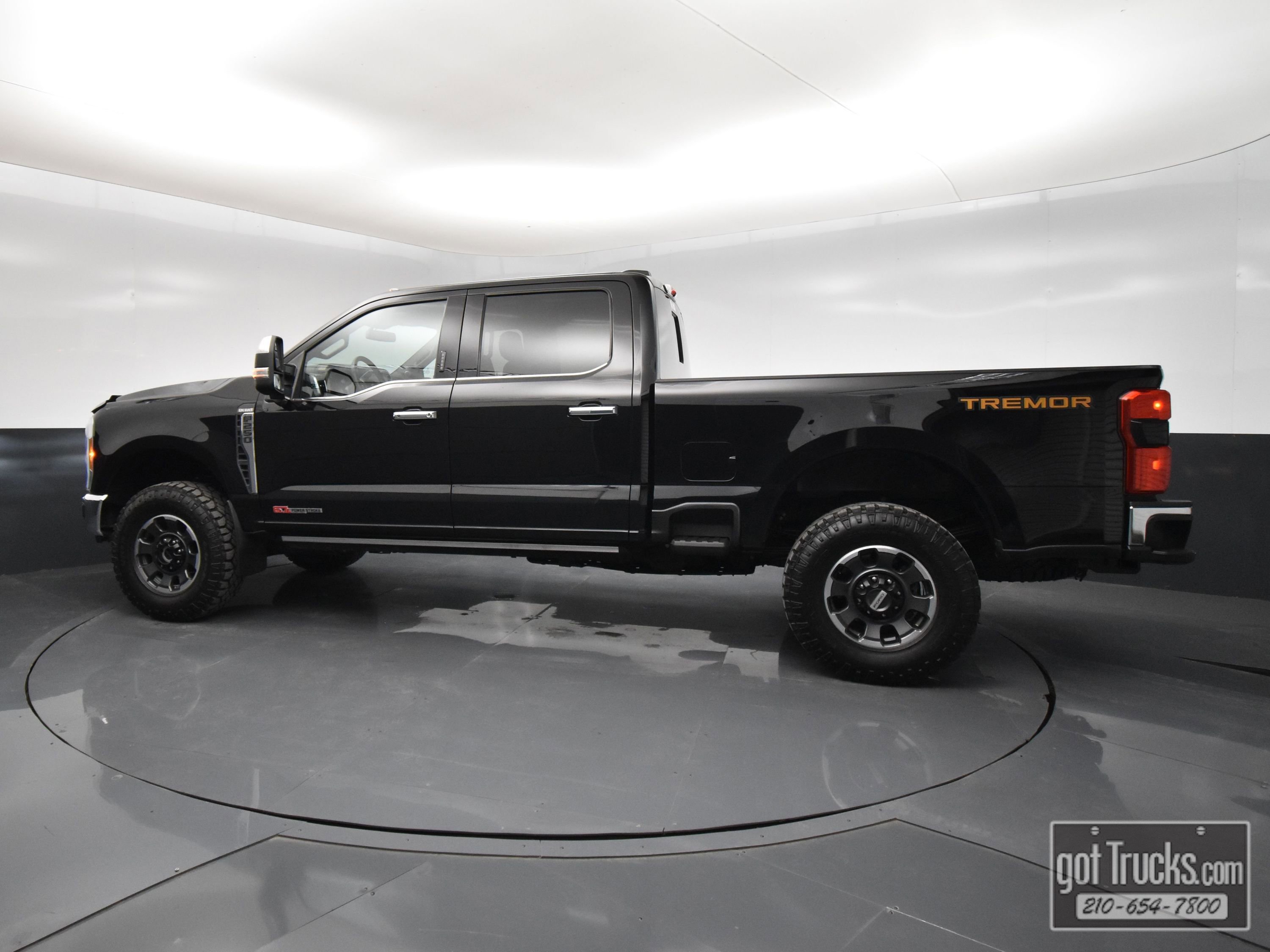 Used 2023 Ford F250 King Ranch w/ Tremor Off-Road Package image 3