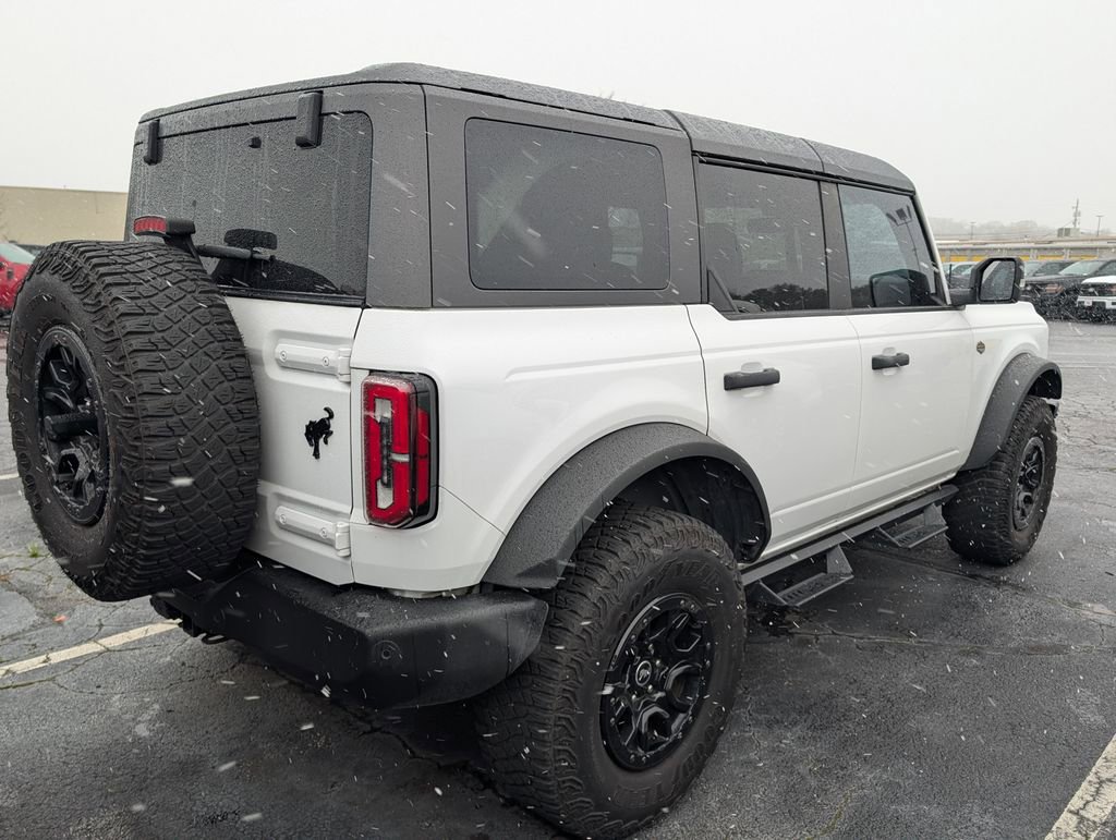 Used 2023 Ford Bronco Wildtrak image 3