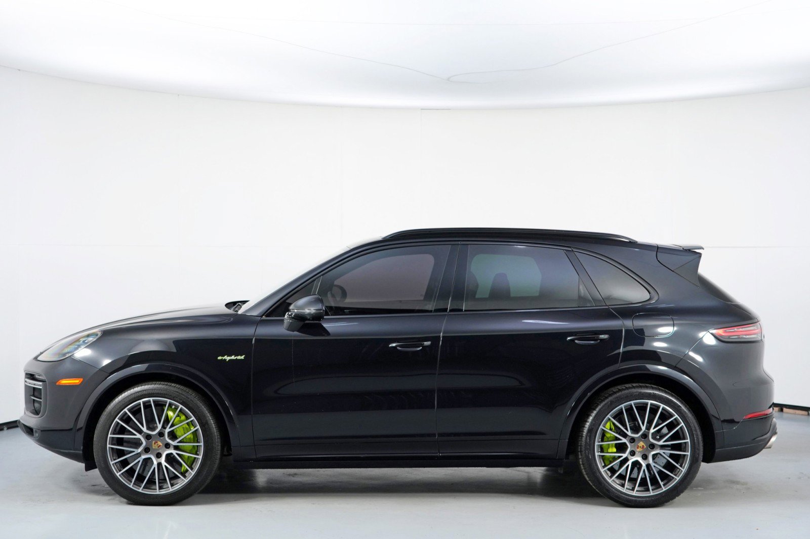 Used 2021 Porsche Cayenne Turbo S image 52