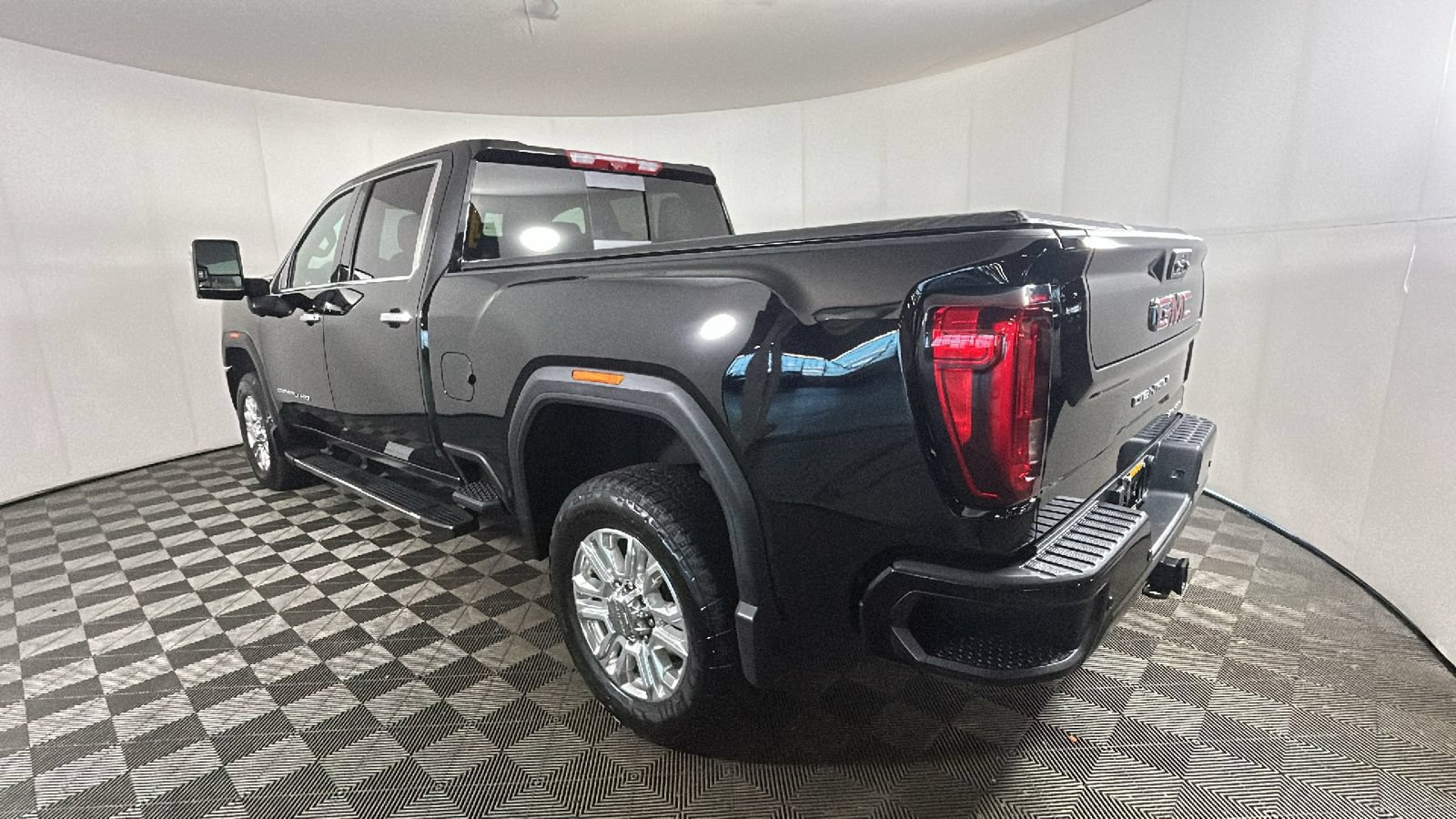 Used 2020 GMC Sierra 3500 Denali w/ Denali Ultimate Package AWD/4WD image 5