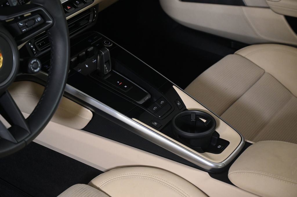 Certified 2021 Porsche 911 Targa 4S image 16