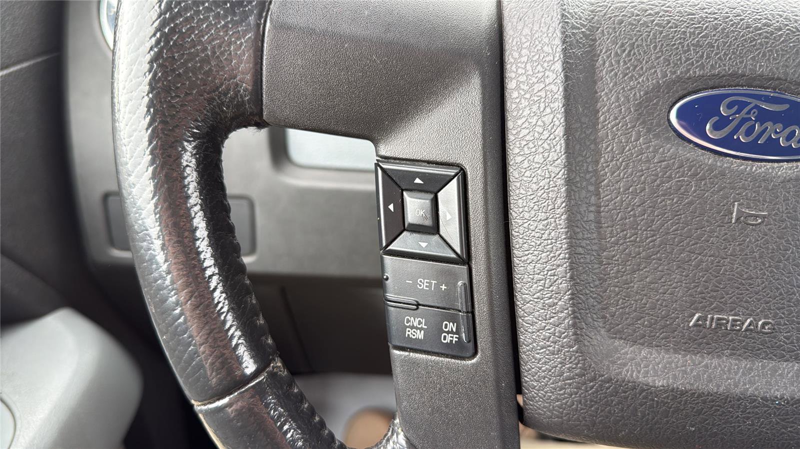 Used 2013 Ford F150 XLT w/ Luxury Equipment Group image 8