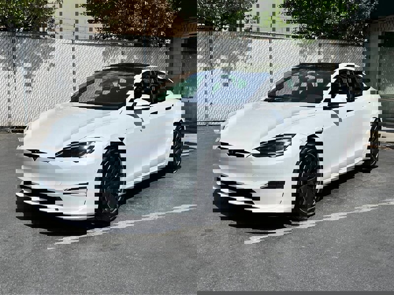 Used 2022 Tesla Model S Plaid image 3