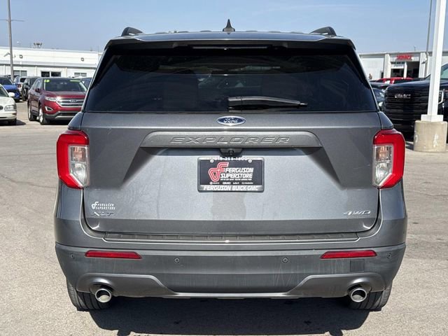 Used 2022 Ford Explorer XLT w/ Equipment Group 202A image 4