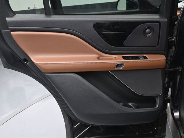 Used 2020 Lincoln Aviator Reserve w/ Class IV Trailer Tow Package AWD/4WD image 9