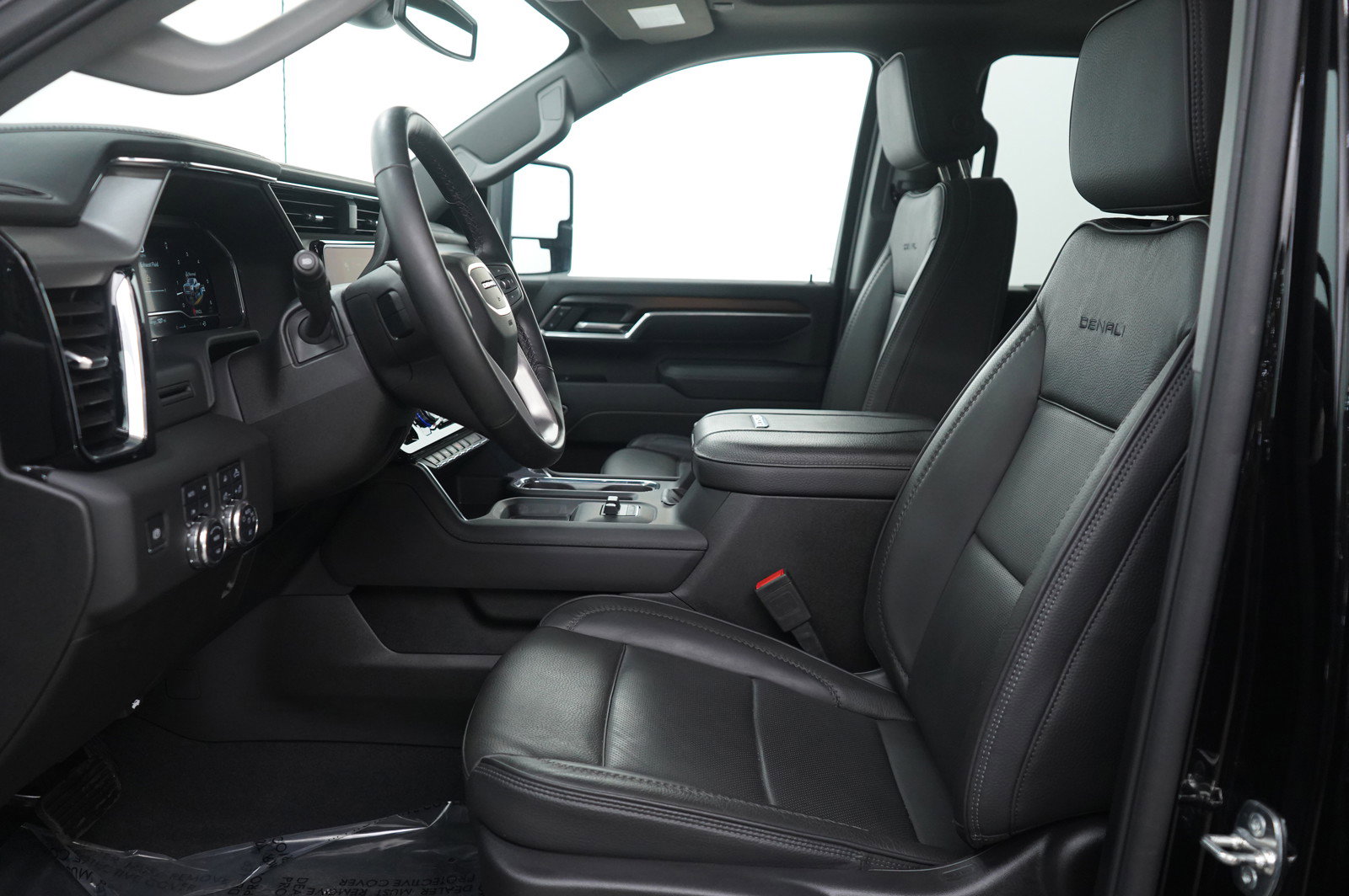 Used 2025 GMC Sierra 2500 Denali image 16