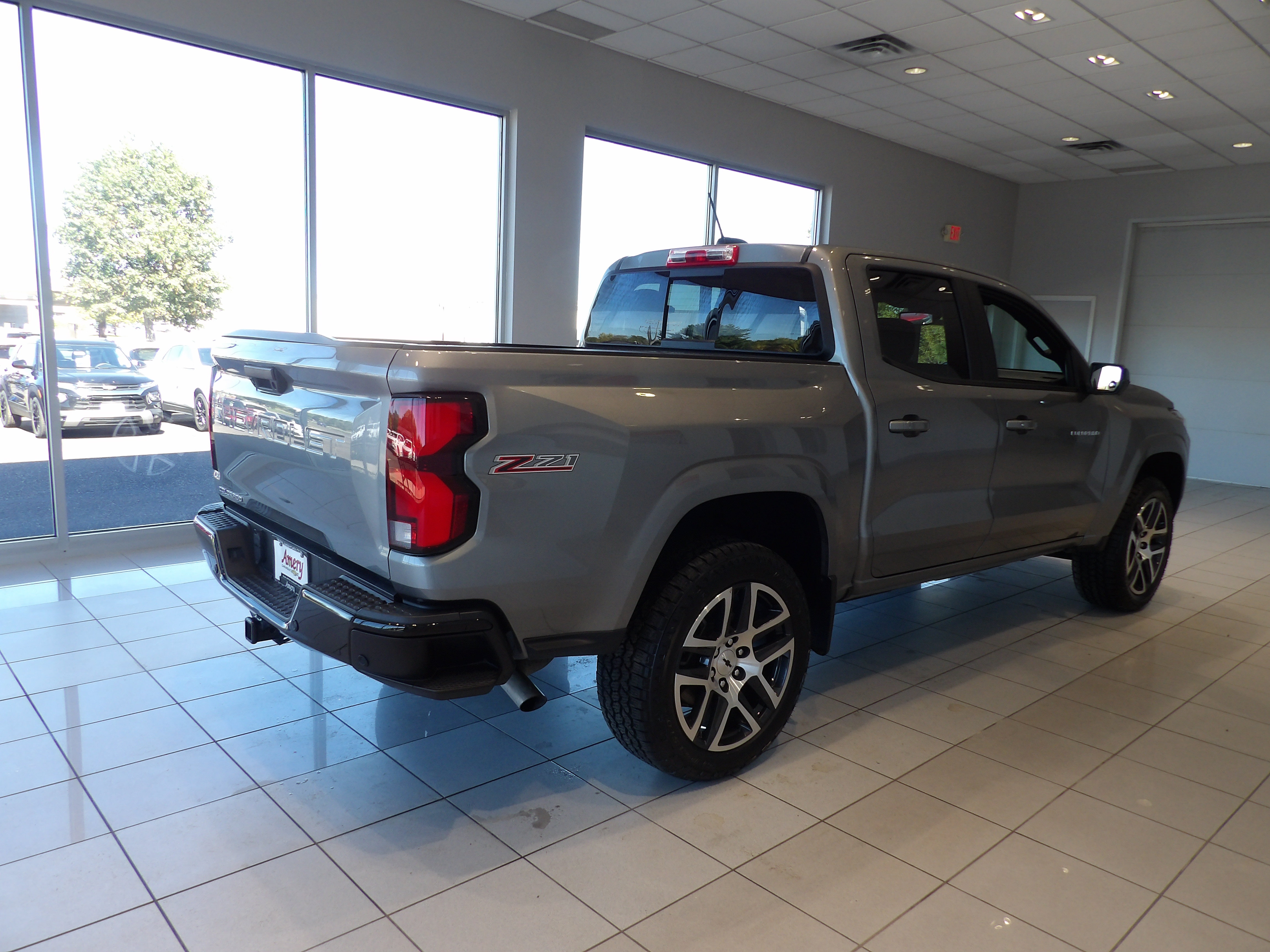 Used 2023 Chevrolet Colorado Z71 w/ Z71 Convenience Package 2 AWD/4WD image 4