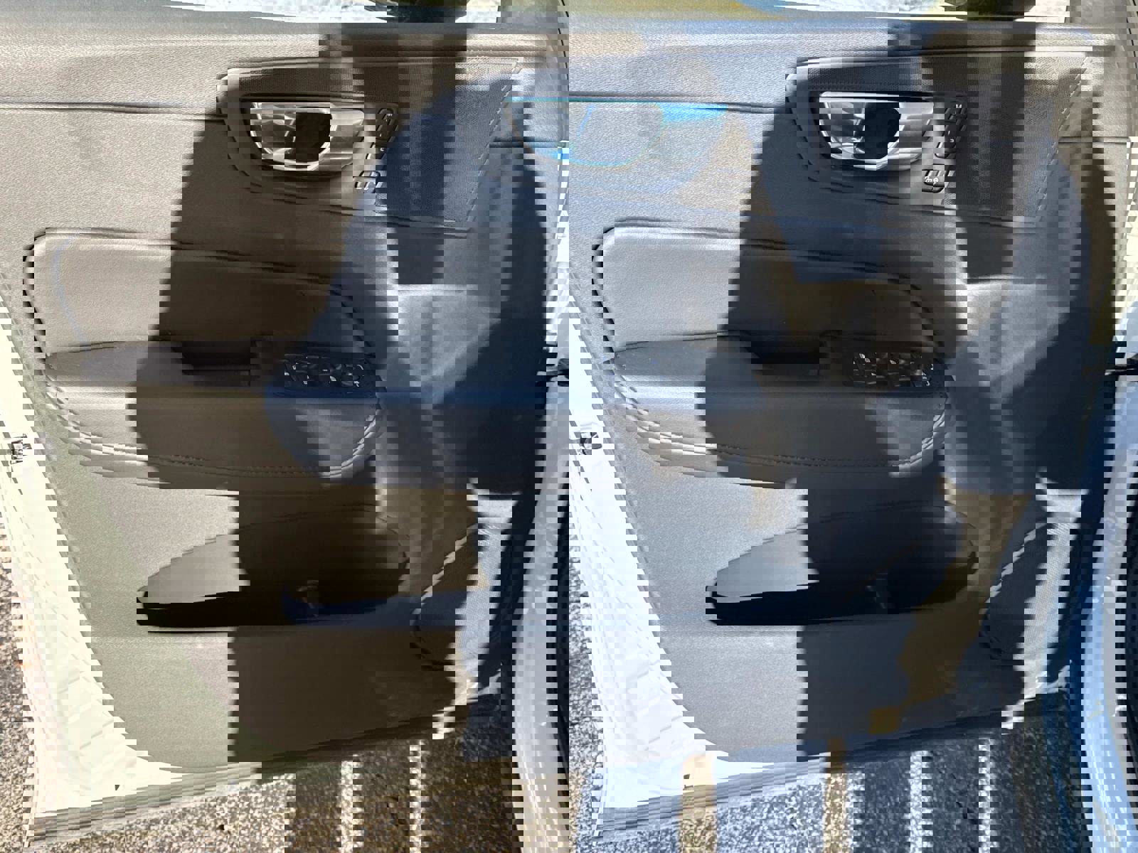 Certified 2025 Volvo XC60 B5 Plus image 16