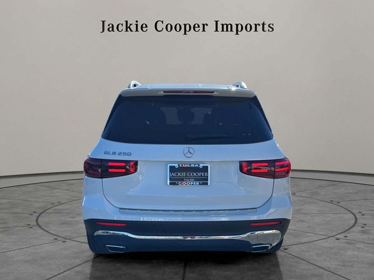 New 2026 Mercedes-Benz GLB 250 image 4