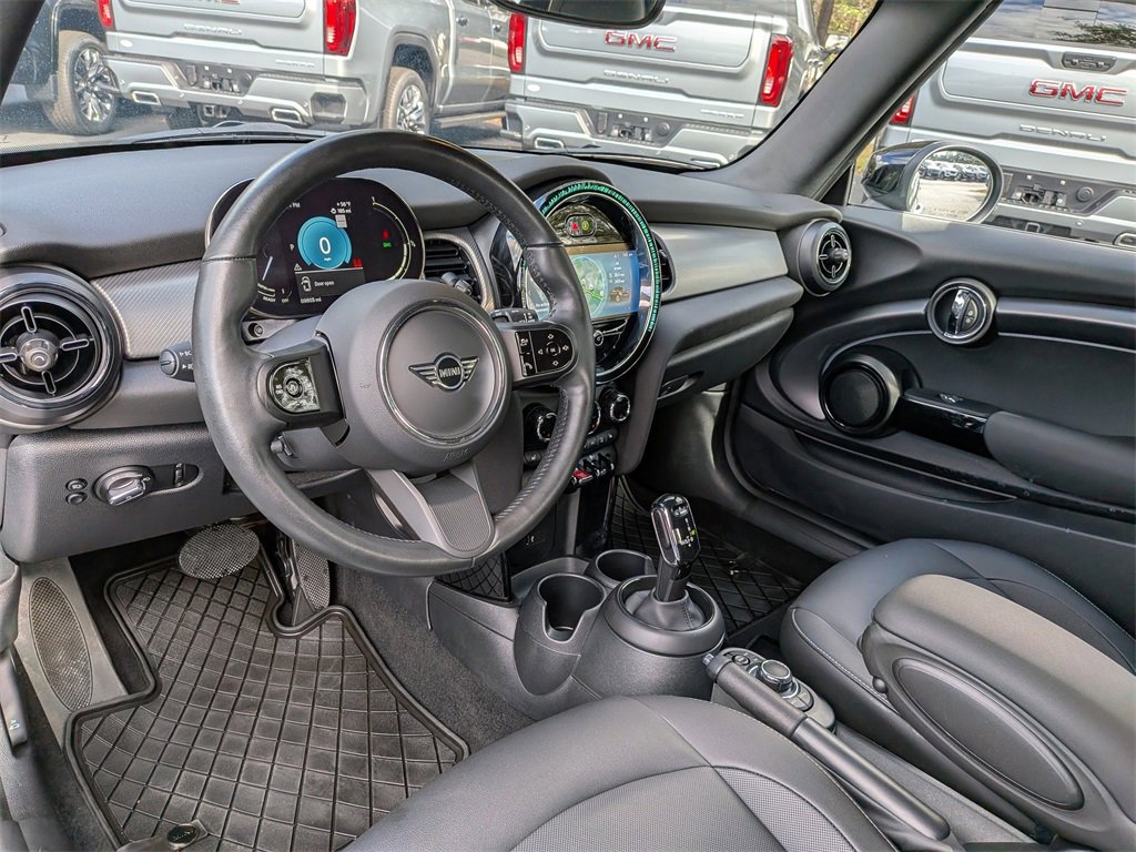 Used 2024 MINI Cooper Classic image 15