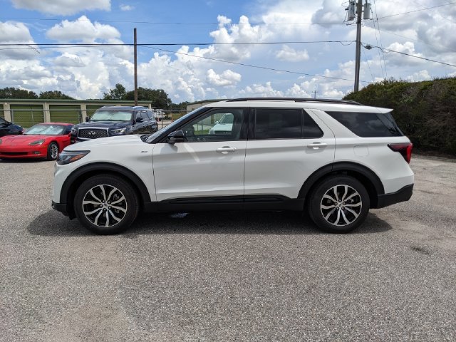 New 2026 Ford Explorer ST-Line w/ Premium Package RWD image 7