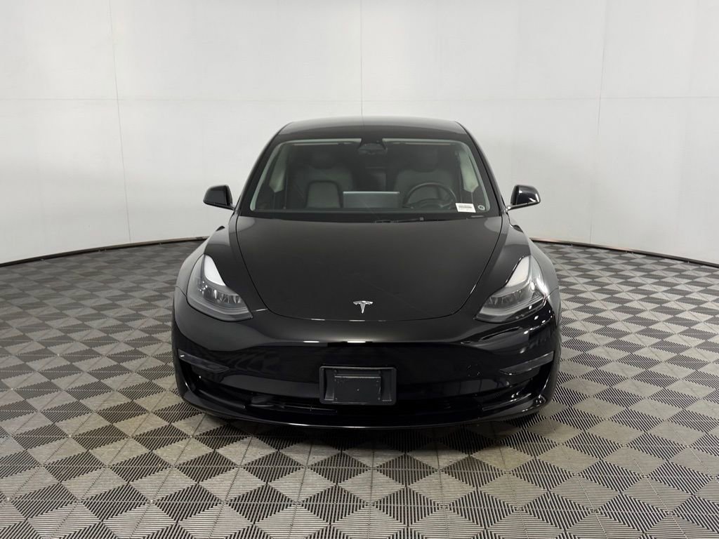 Used 2023 Tesla Model 3 Standard Range image 4