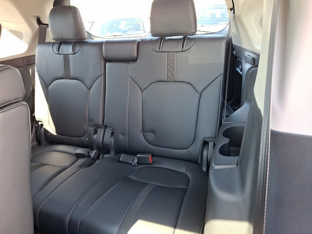 Certified 2025 Honda Pilot Touring image 11