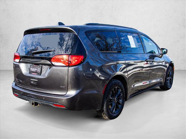 Used 2020 Chrysler Pacifica Touring-L image 5
