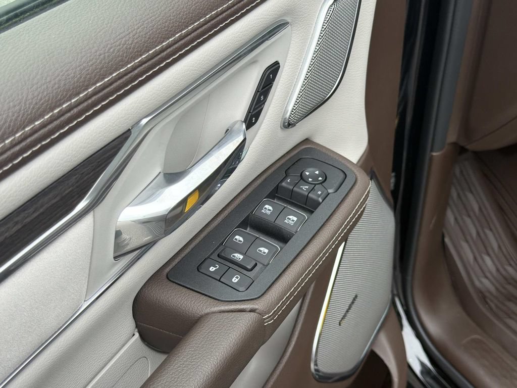 New 2026 RAM 1500 Laramie AWD/4WD image 14