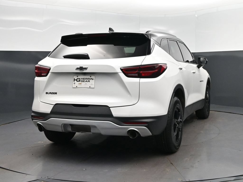 Used 2023 Chevrolet Blazer LT w/ Midnight/Sport Edition FWD image 7