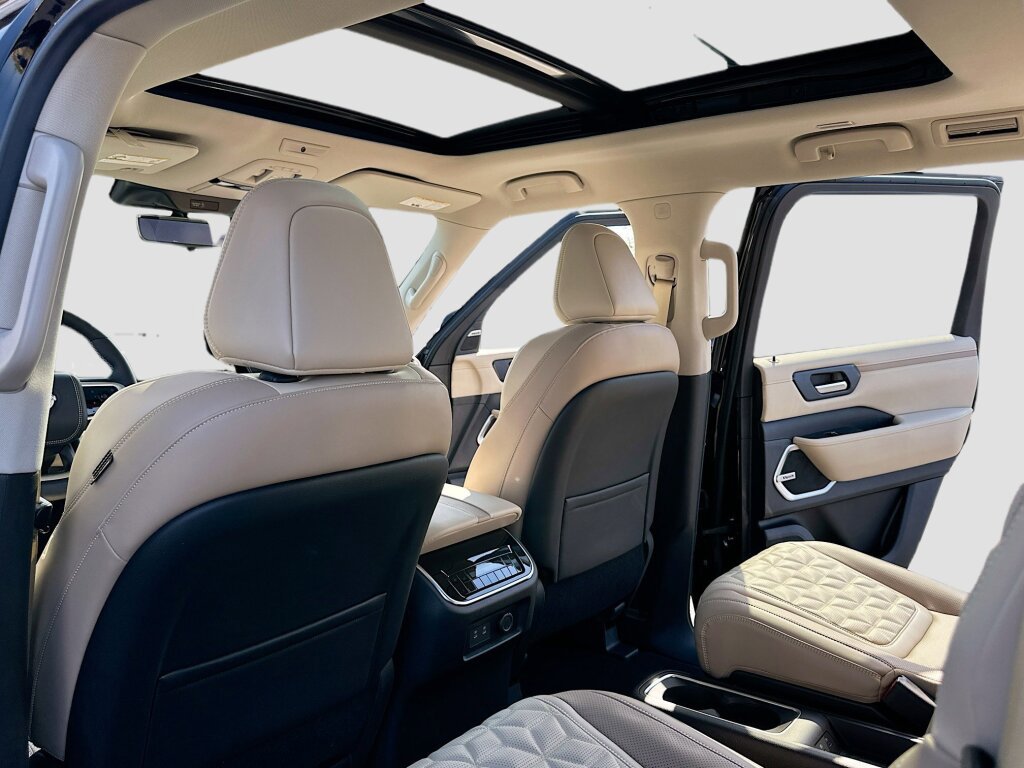 New 2026 Nissan Armada Platinum Reserve image 6